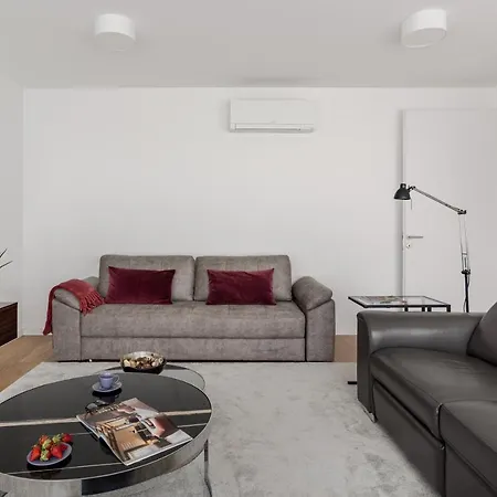 Appartement Modern 3br With Terrace In Benfica By Host For Us Lisboa