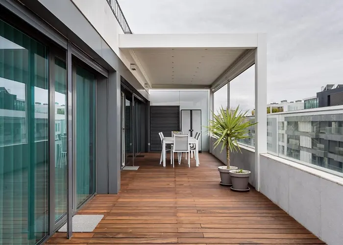 Modern 3br With Terrace In Benfica By Host For Us アパート