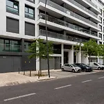 דירה Modern 3br With Terrace In Benfica By Host For Us