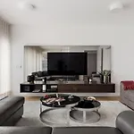 דירה Modern 3br With Terrace In Benfica By Host For Us *