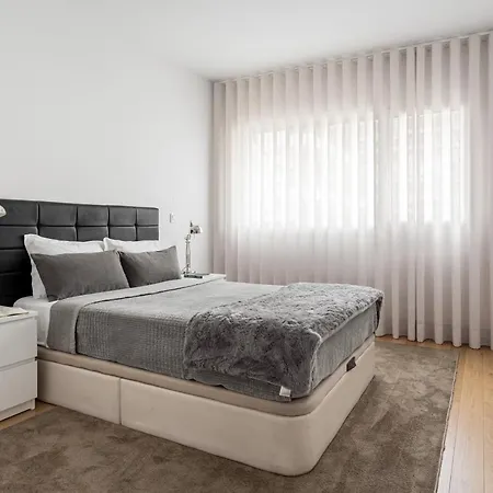 Апартаменты Modern 3br With Terrace In Benfica By Host For Us *