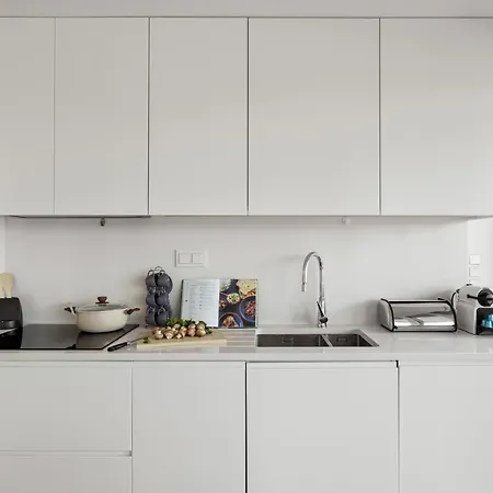 Апартаменты Modern 3br With Terrace In Benfica By Host For Us *