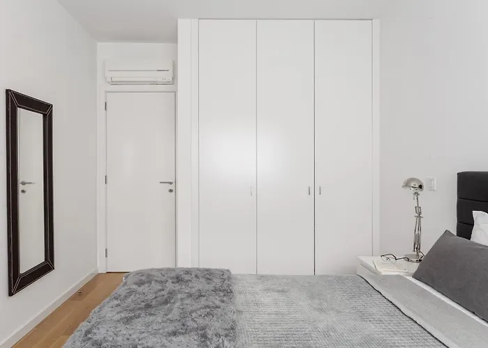 公寓 Modern 3br With Terrace In Benfica By Host For Us Lisboa