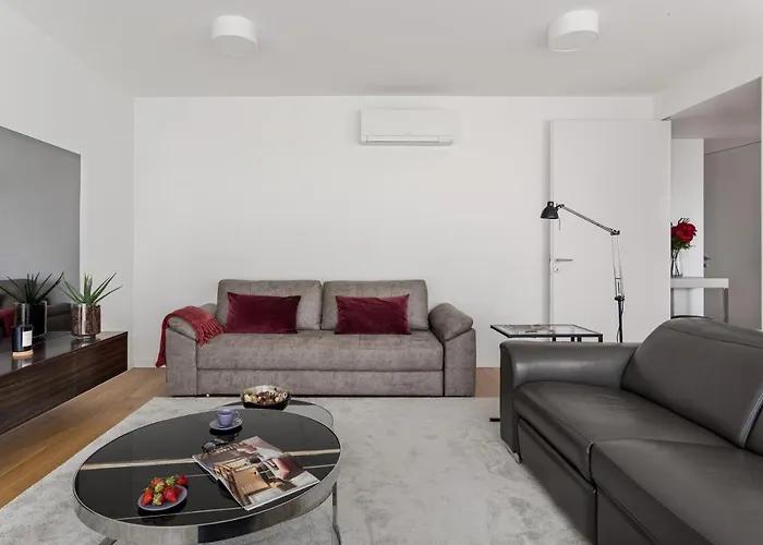 公寓 Modern 3br With Terrace In Benfica By Host For Us Lisboa