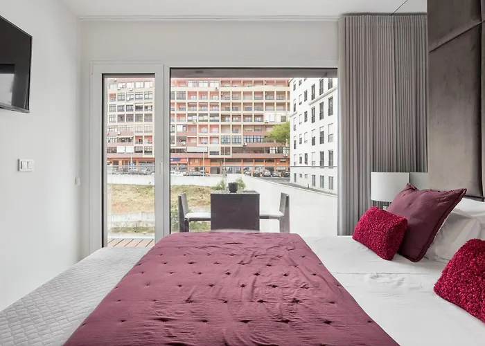 Modern 3br With Terrace In Benfica By Host For Us