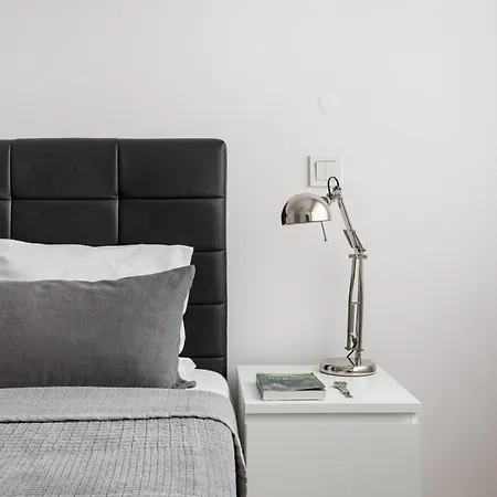 Modern 3br With Terrace In Benfica By Host For Us 리스본