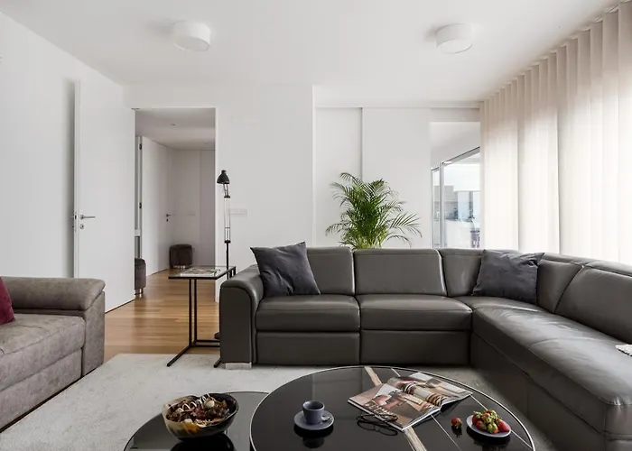 Apartamento Modern 3br With Terrace In Benfica By Host For Us
