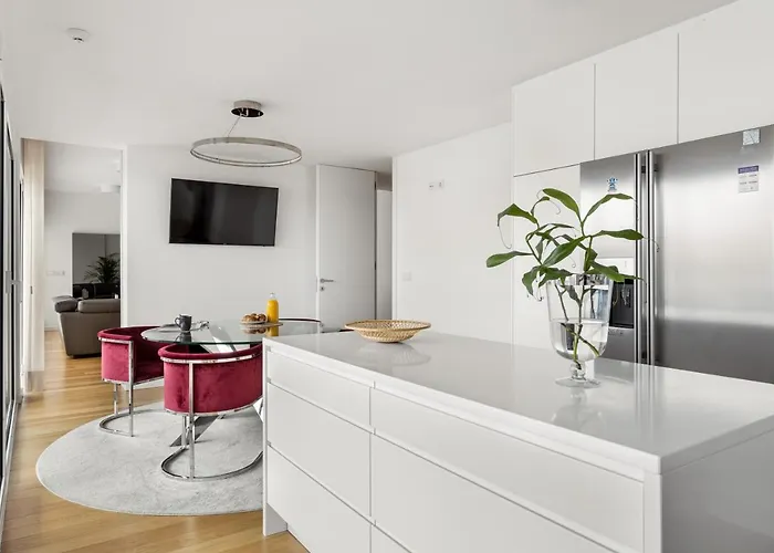 Apartamento Modern 3br With Terrace In Benfica By Host For Us *
